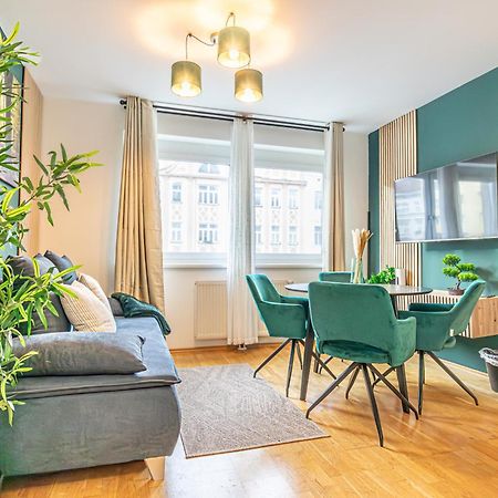 Charming 1Br, Steps From Reumannplatz U1 Daire Viyana Dış mekan fotoğraf